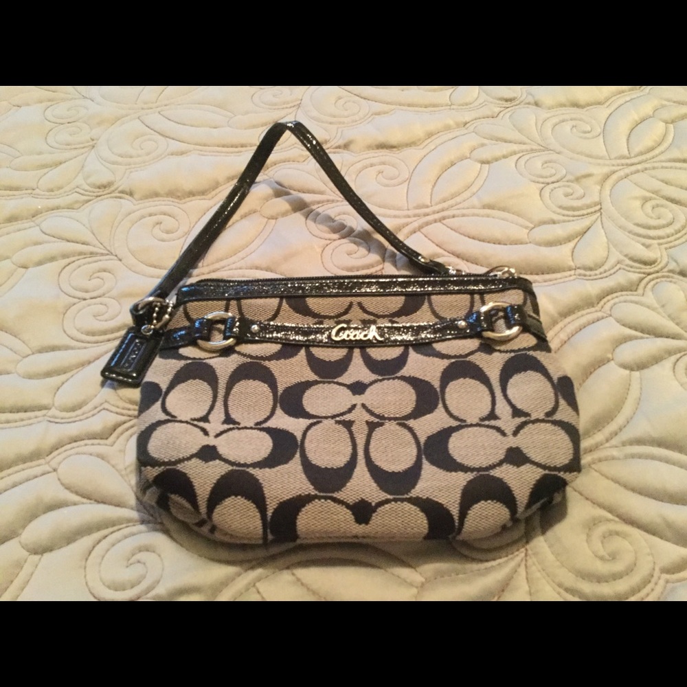 Authentic bLack & gray Coach wristlet purse
